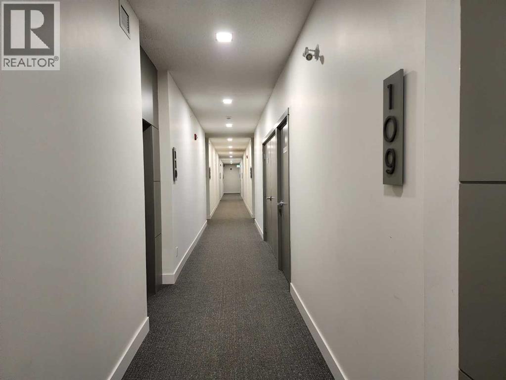 109, 214 Sherwood Square NW