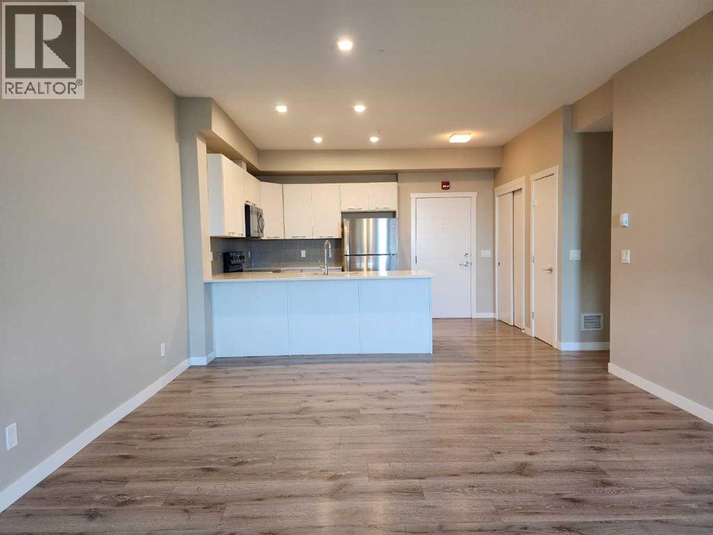 109, 214 Sherwood Square NW