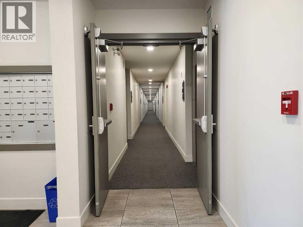 109, 214 Sherwood Square NW