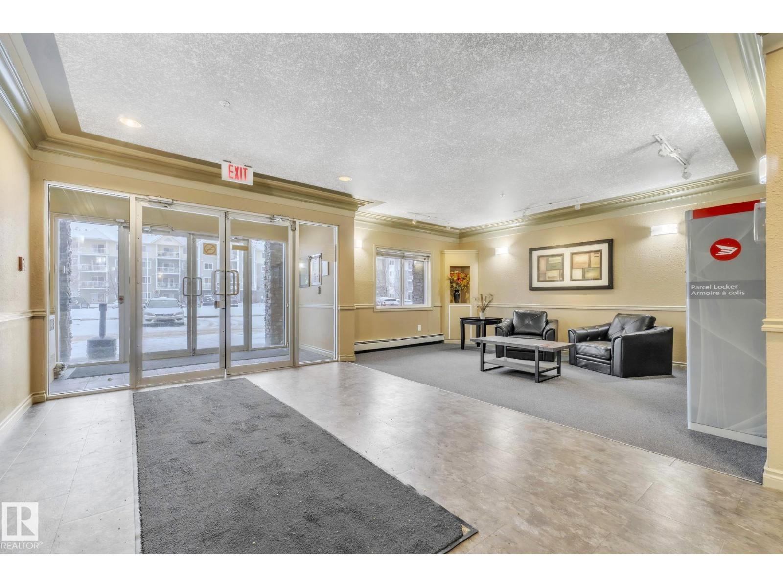 #124 70 WOODSMERE CL