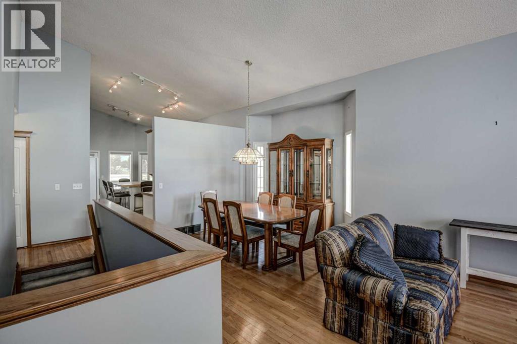 606 DIAMOND Court SE