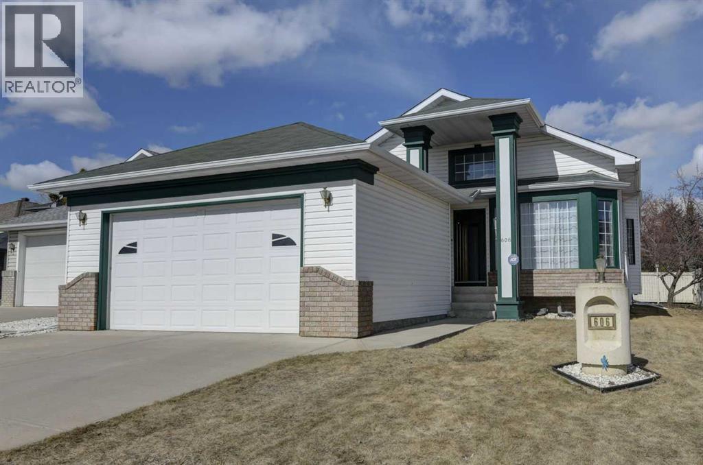 606 DIAMOND Court SE