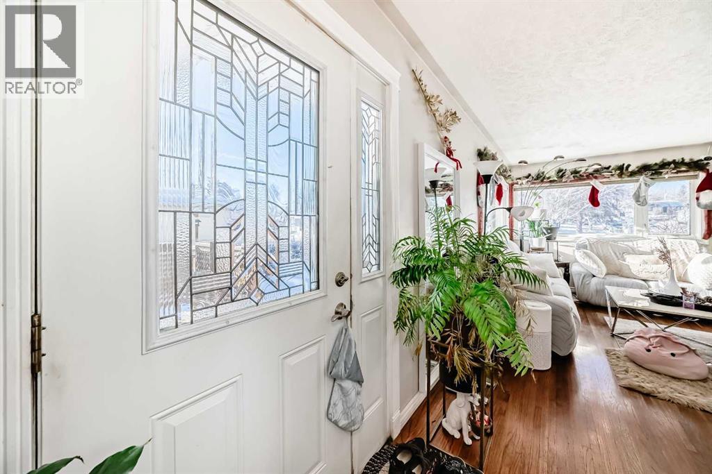 8222 Fairmount Drive SE