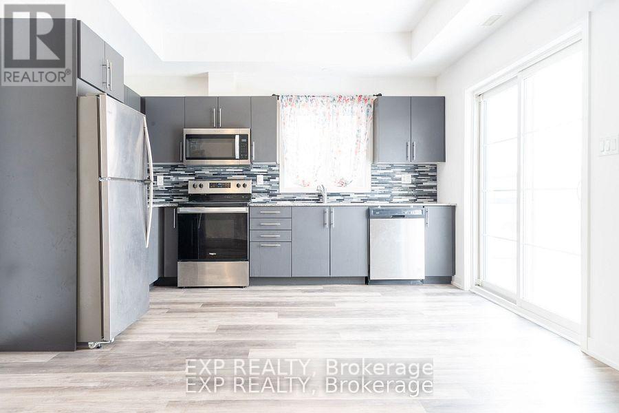 40 - 205 WEST OAK TRAIL