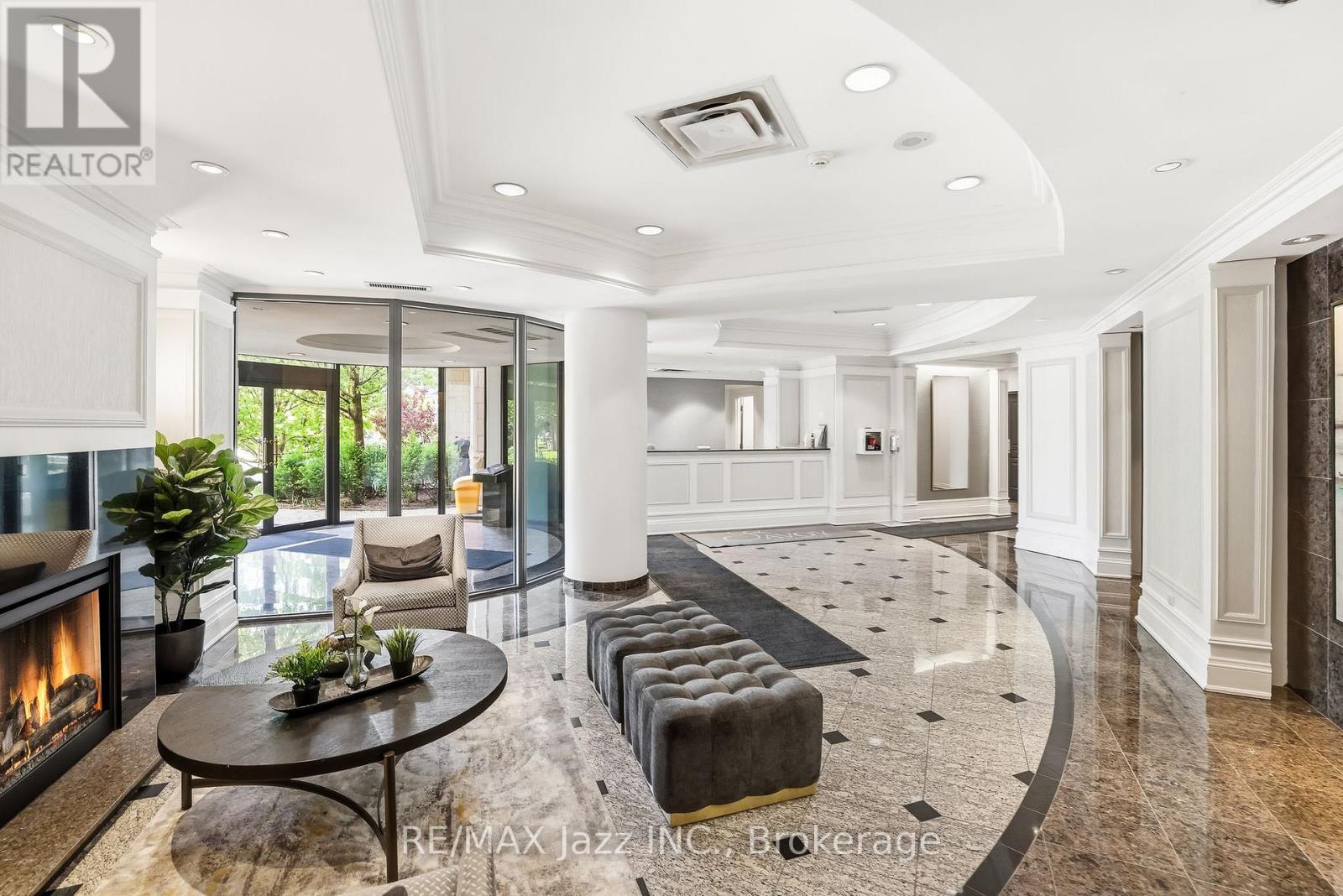 307 - 16 DALLIMORE CIRCLE