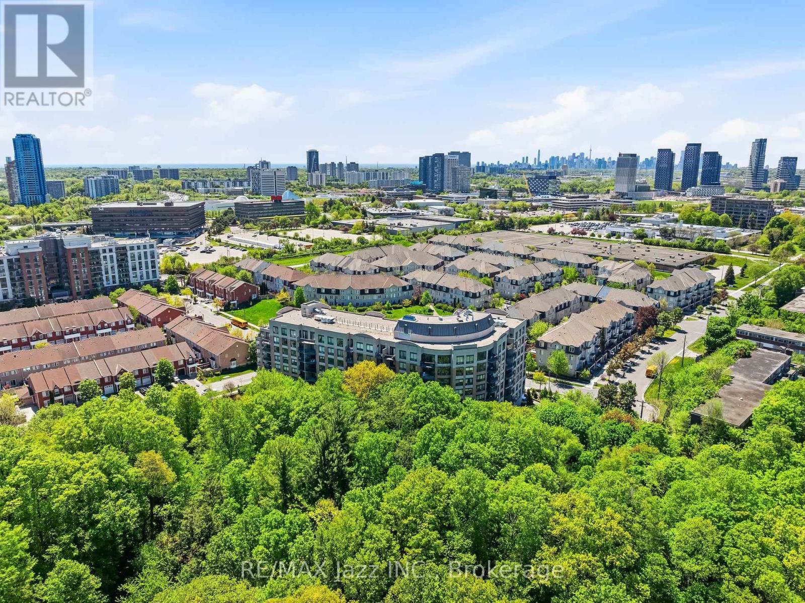 307 - 16 DALLIMORE CIRCLE