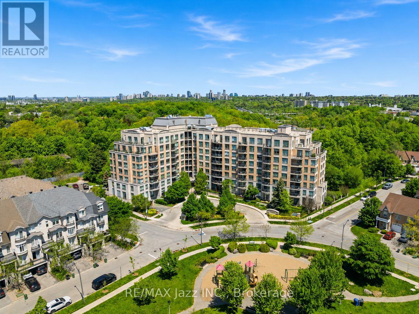 307 - 16 DALLIMORE CIRCLE