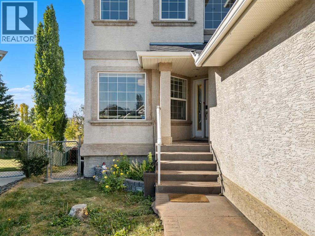 216 Stonegate Place NW