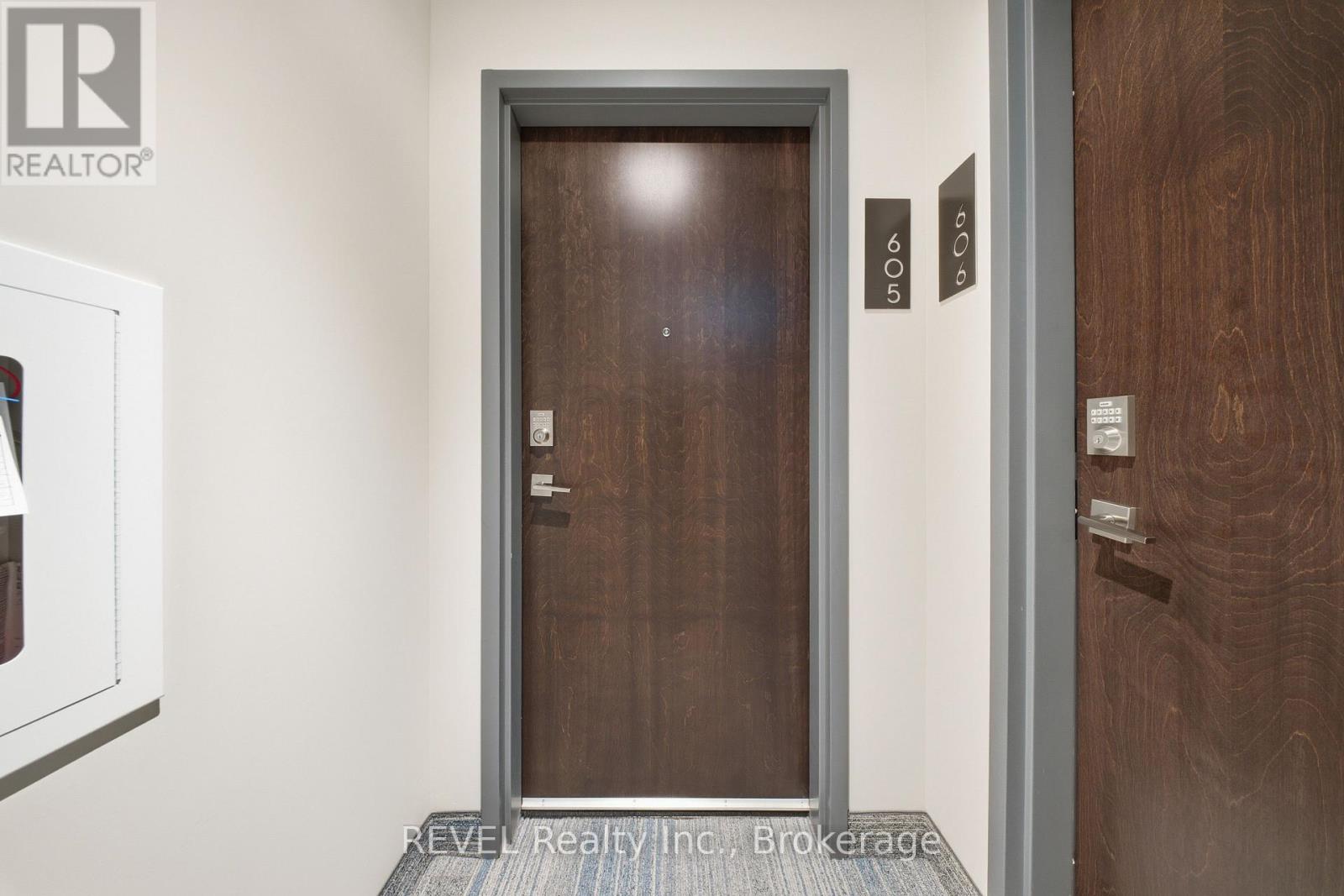 605 - 118 WEST STREET