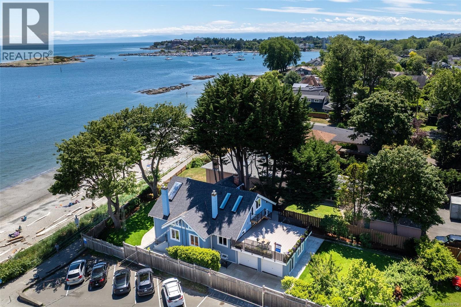 2170 Esplanade