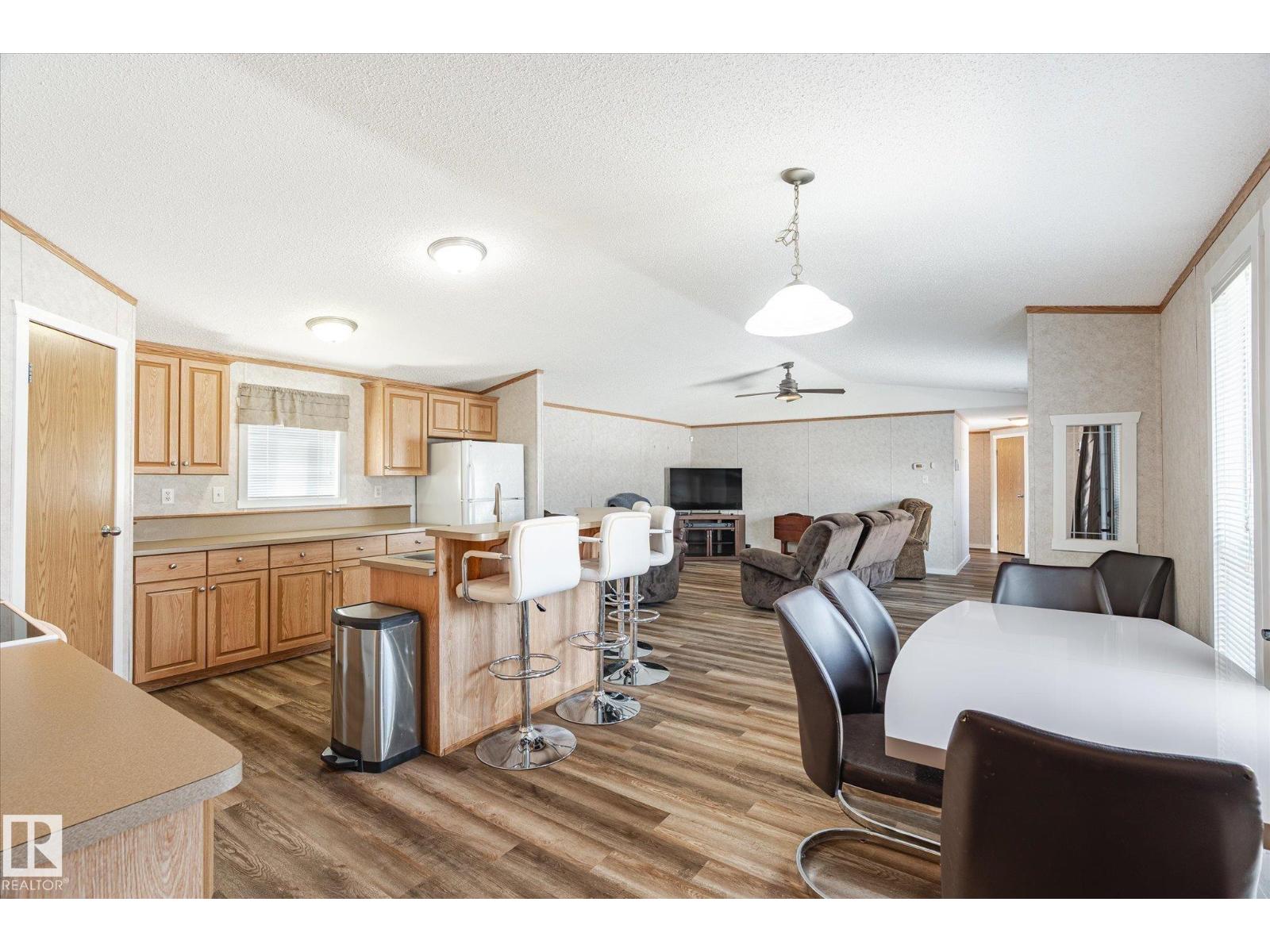 251 Oak Wood DR NW