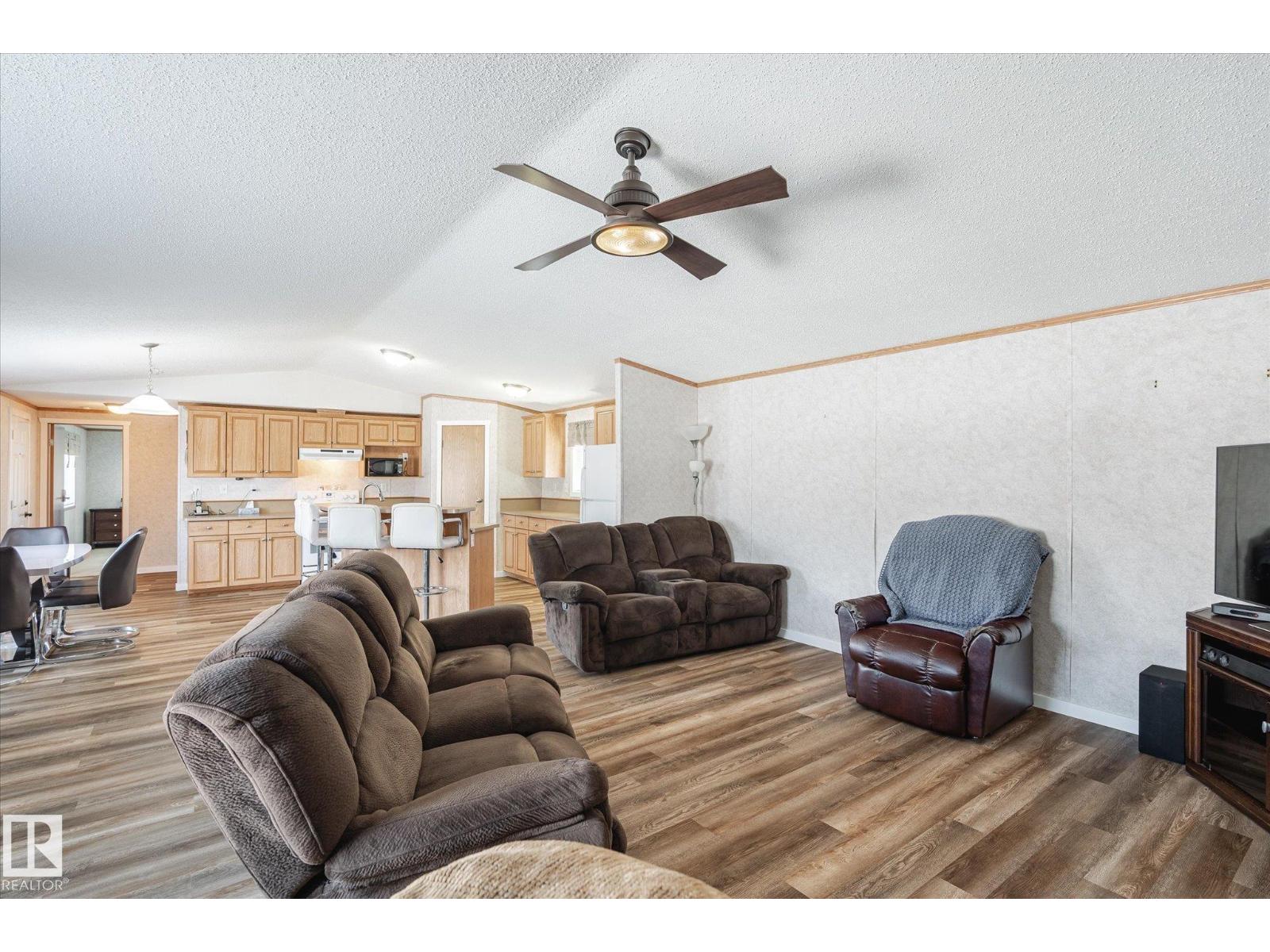 251 Oak Wood DR NW