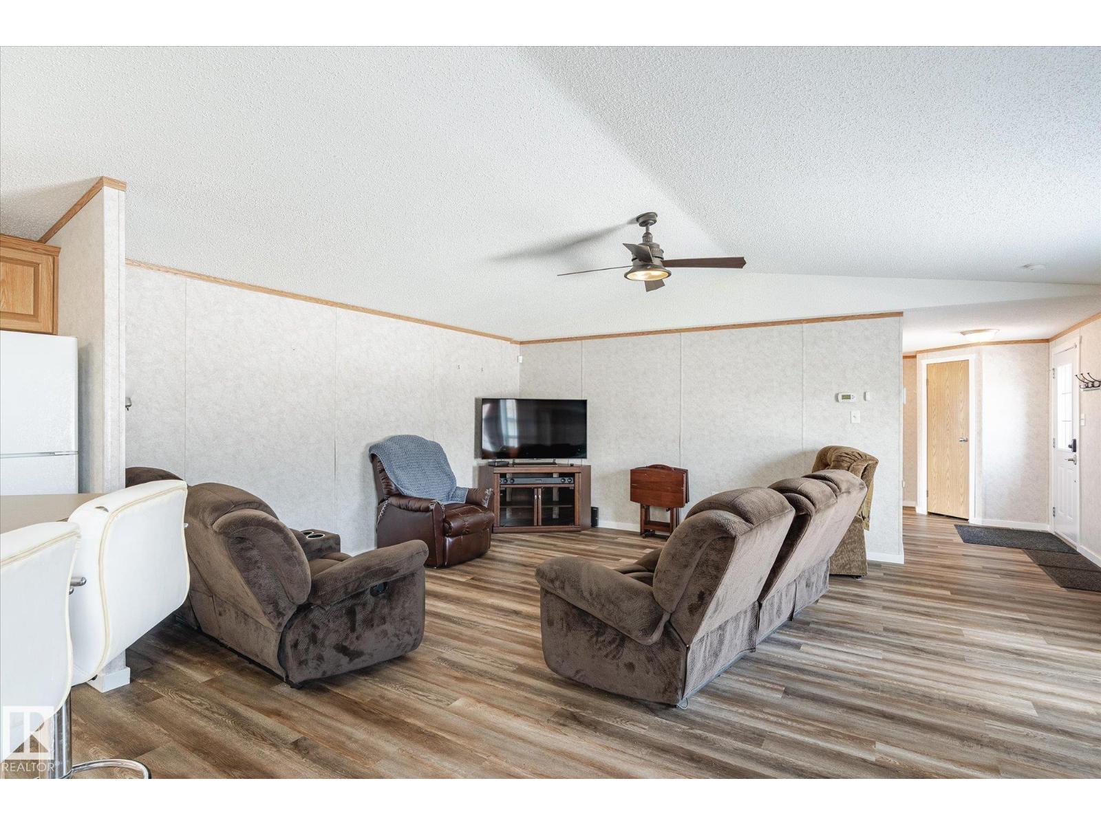 251 Oak Wood DR NW