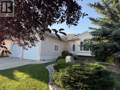 12 Bow Way Cochrane AB T4C1N4