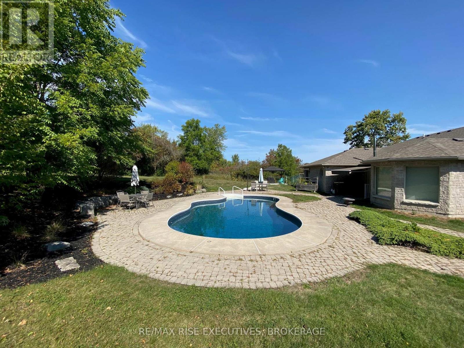 36 HOWE ISLAND FERRY ROAD