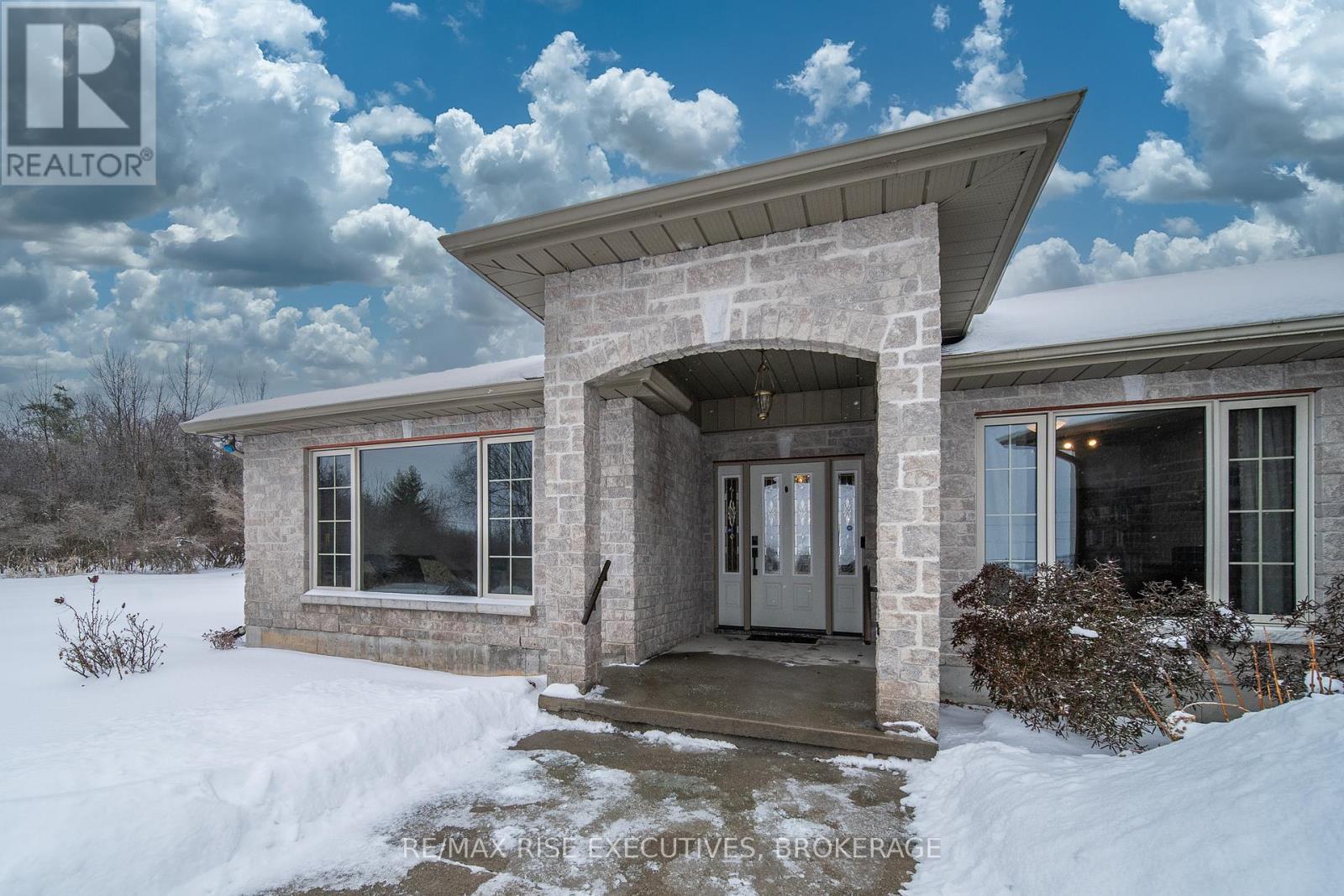 36 HOWE ISLAND FERRY ROAD