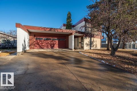 11109 70 ST NW Edmonton AB T5B1S8