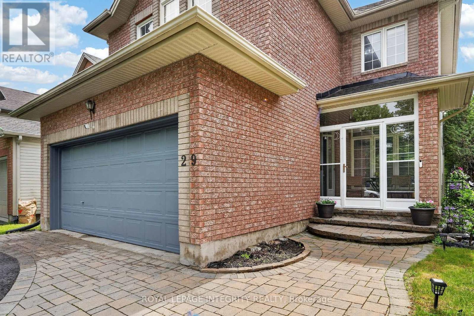 29 NORTOBA CRESCENT