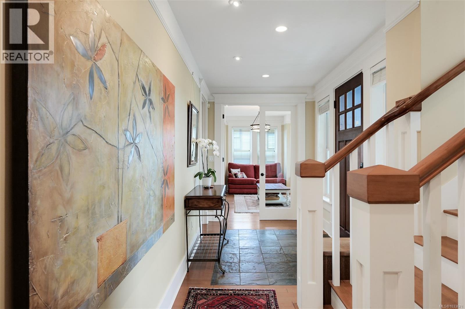 12 Briar Pl