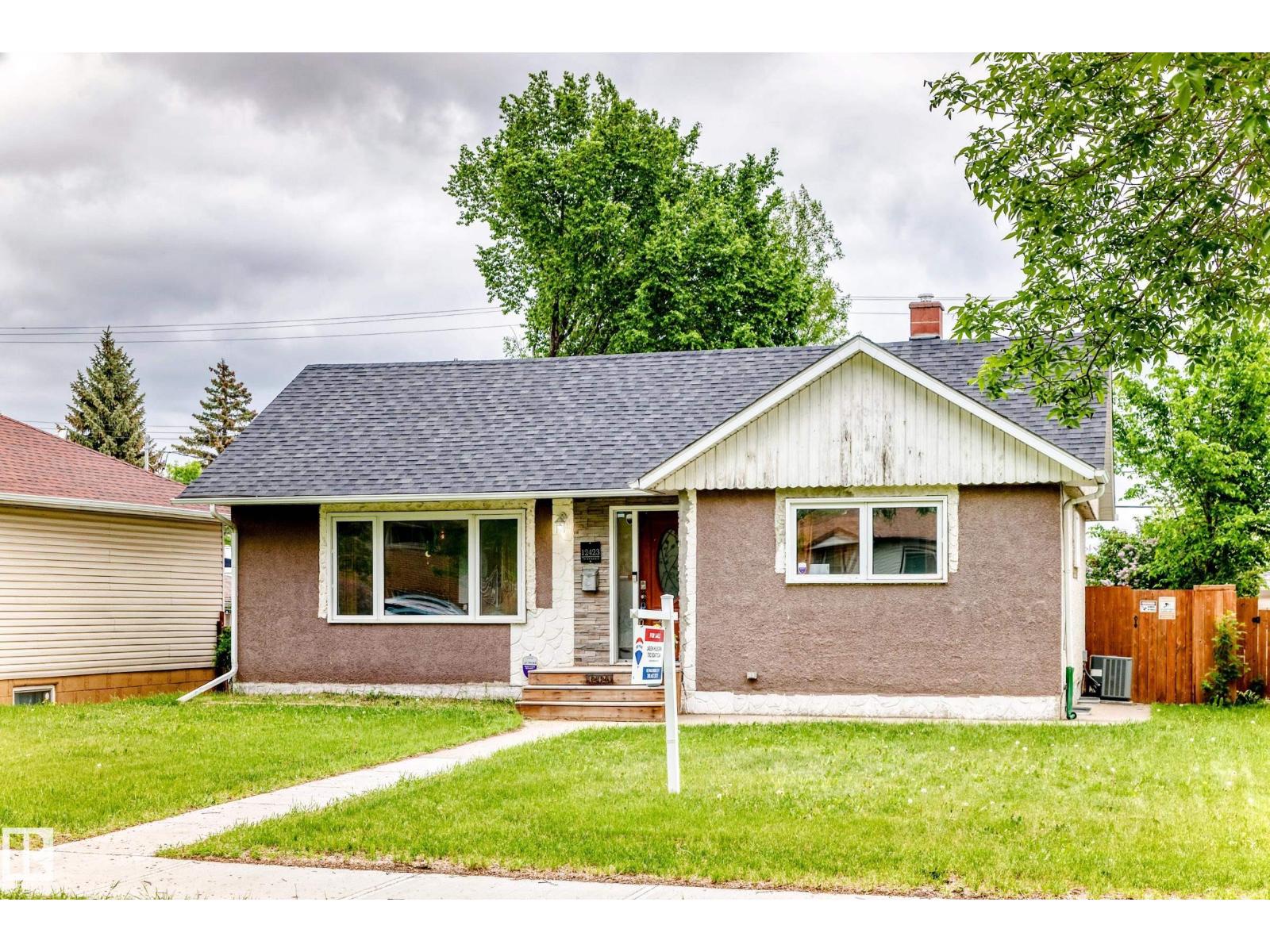 12423 75 ST NW