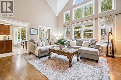 317 WINTERBURG Court Waterloo ON N2V2S8