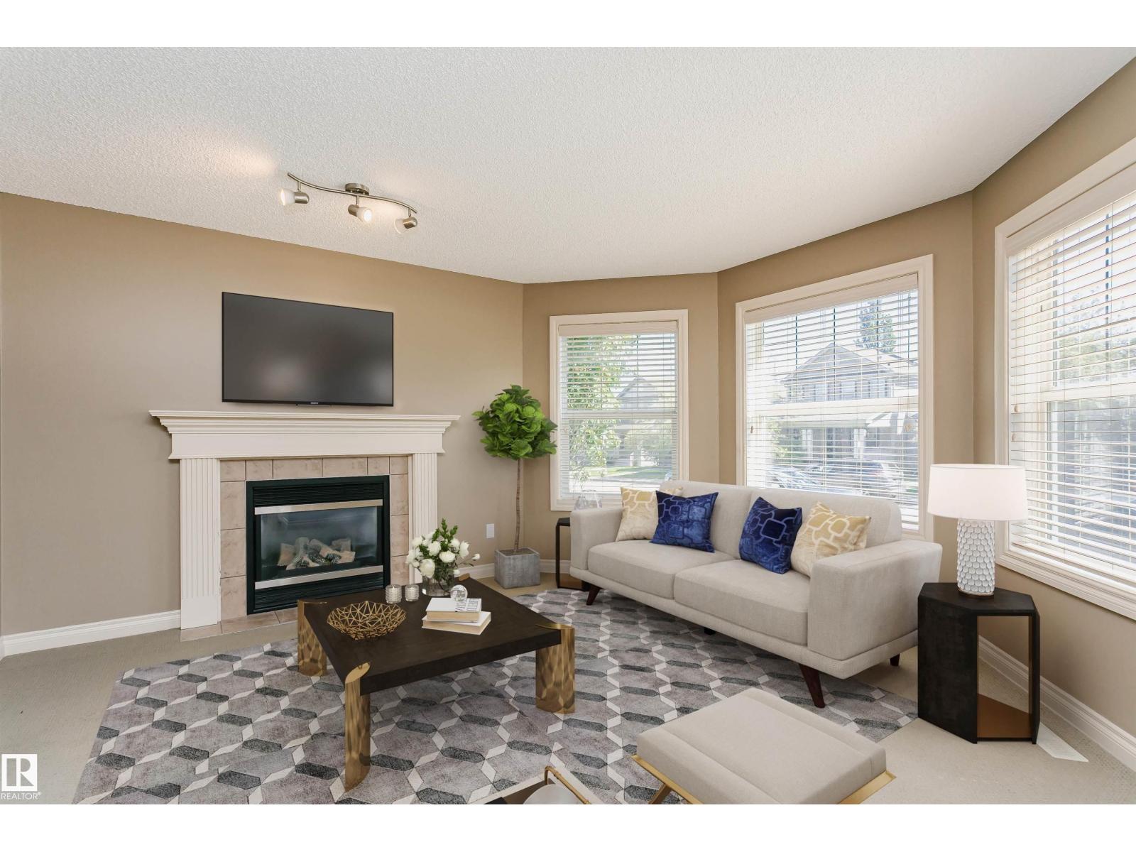 6 SUMMERTON LD
