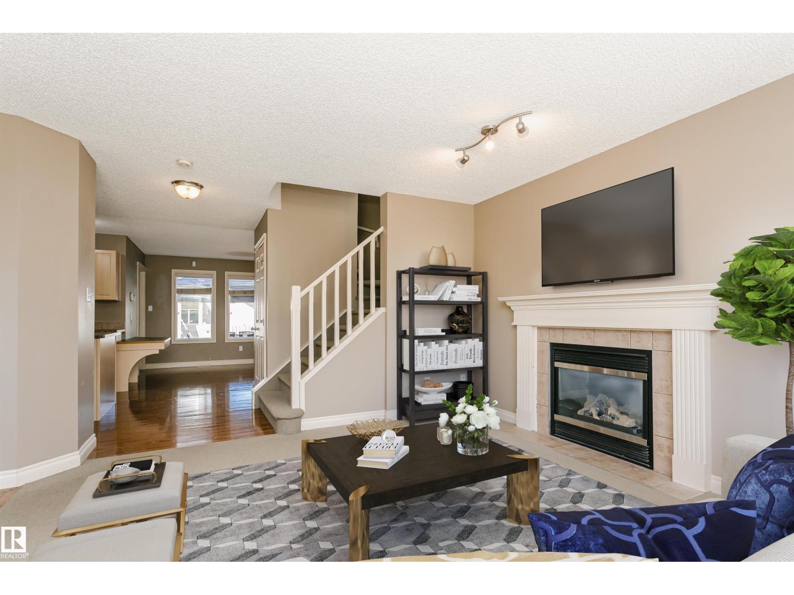 6 SUMMERTON LD