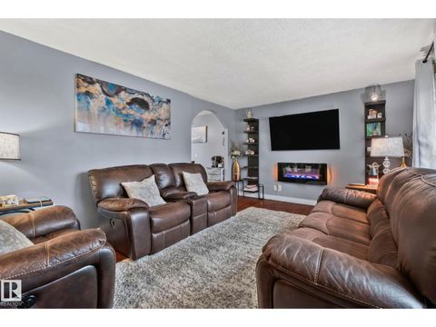 44 GARDEN CR St. Albert AB T8N0W9