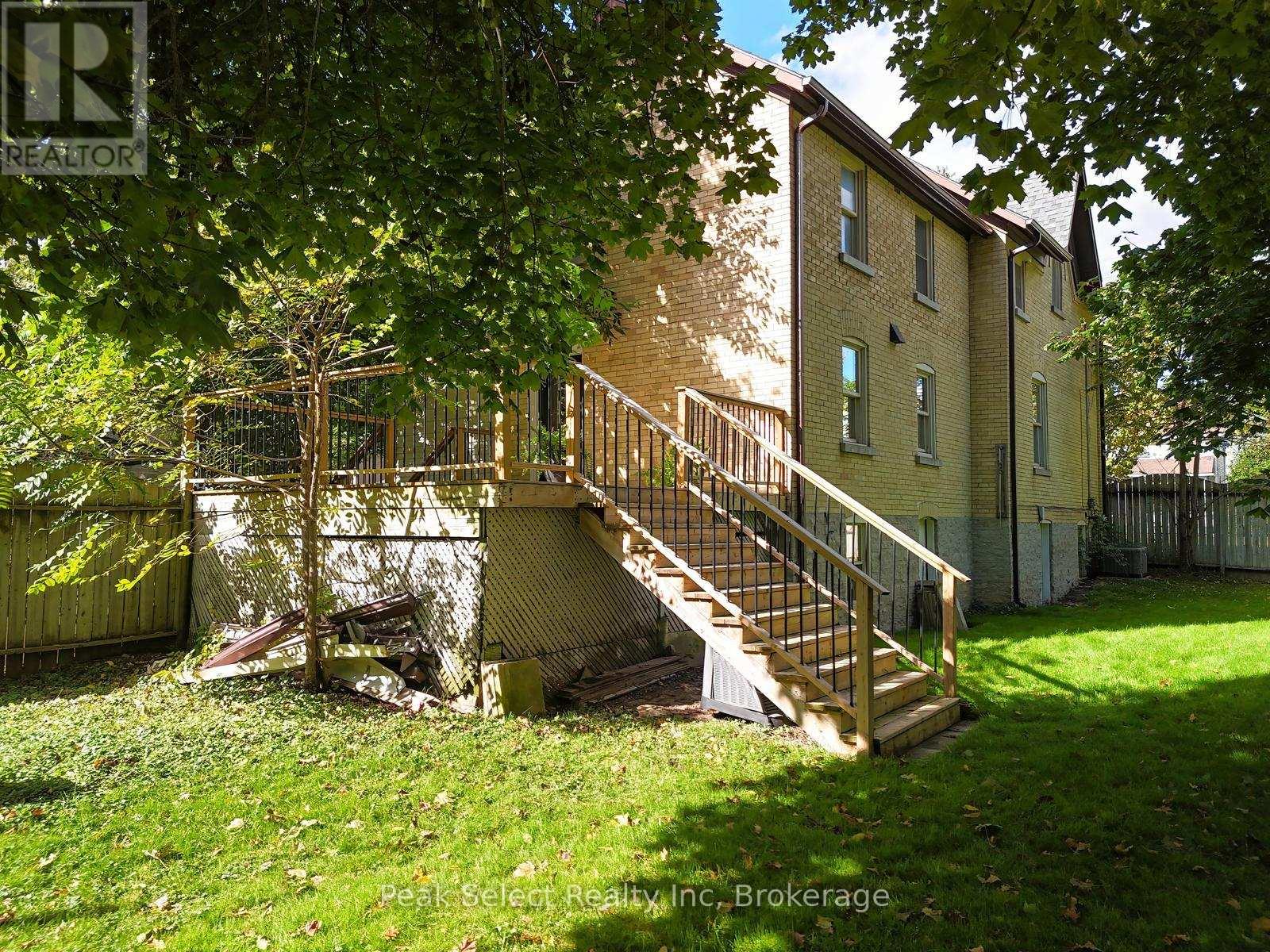 382 QUEEN STREET E