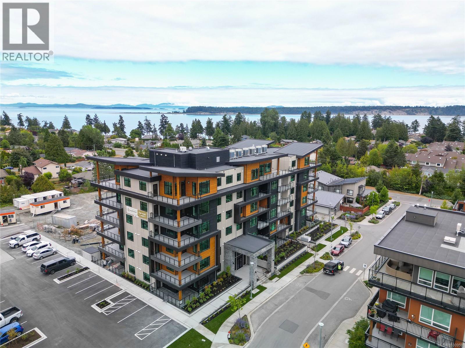 402 2520 Hackett Cres