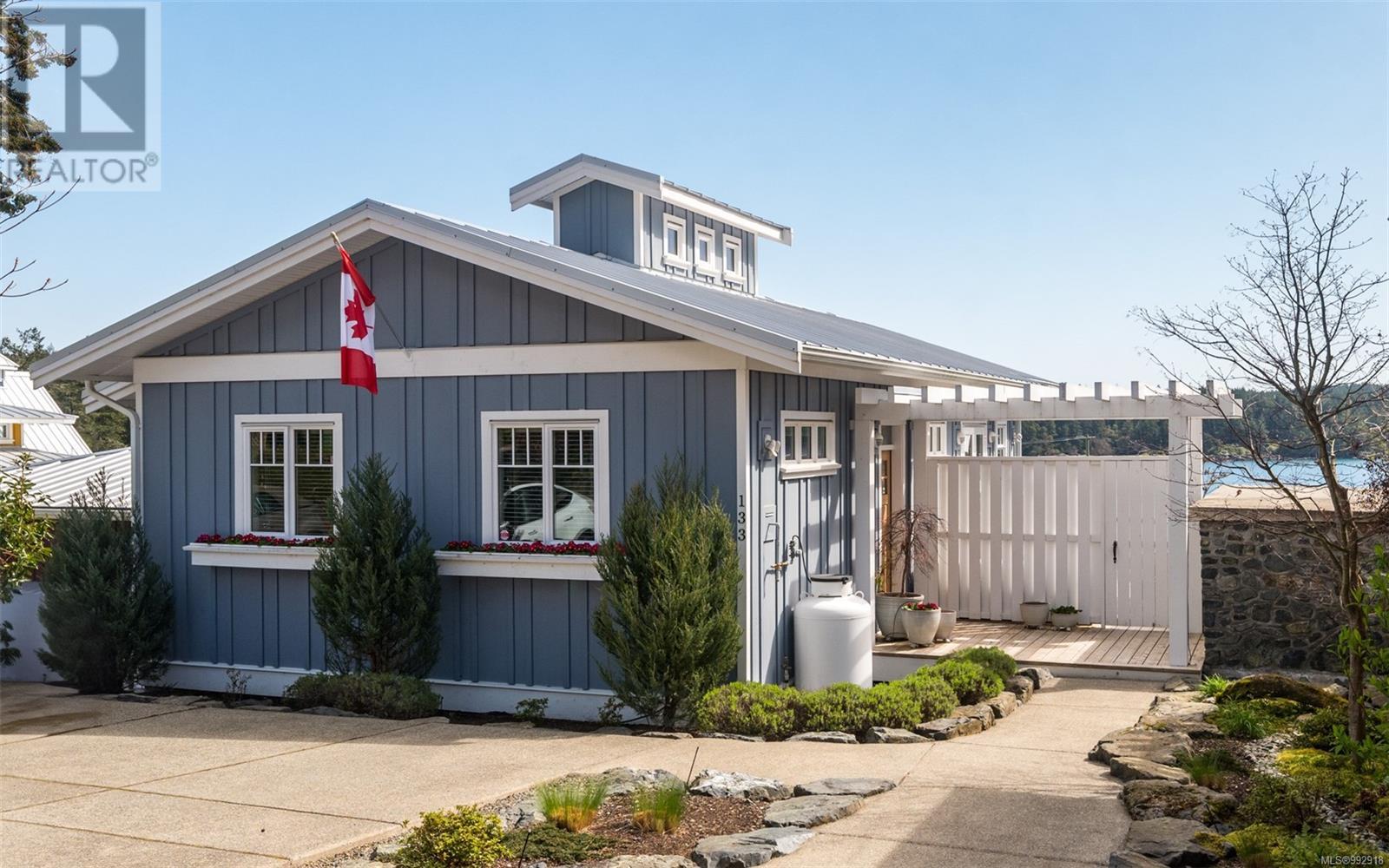133 Hilltop Cres