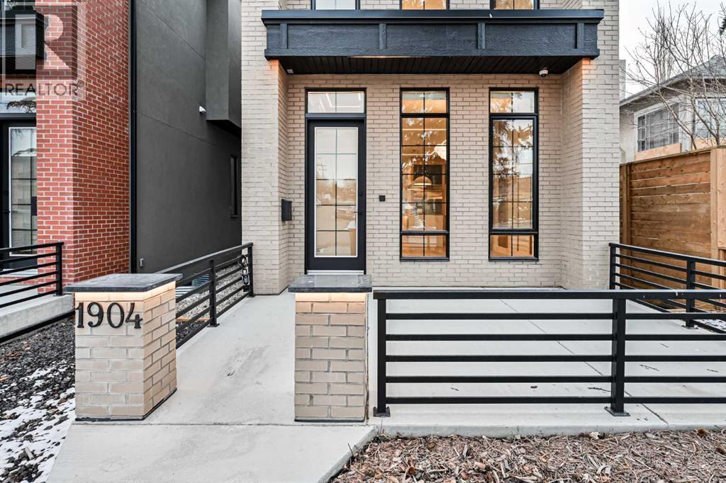 1904 13 Street SW