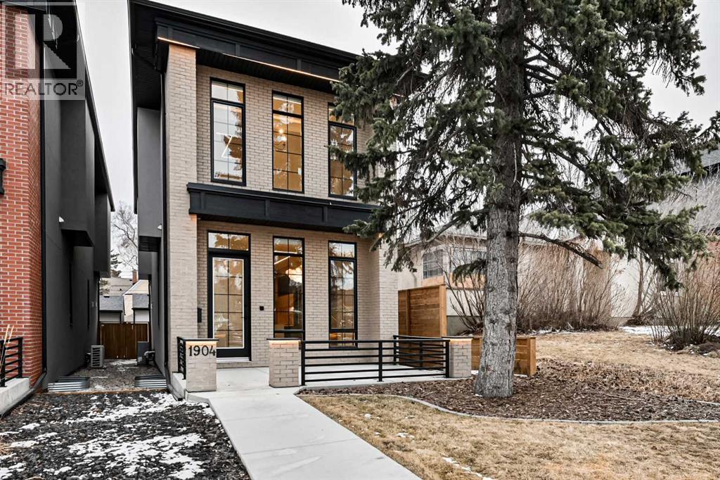 1904 13 Street SW