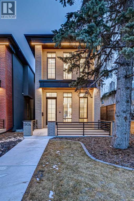 1904 13 Street SW