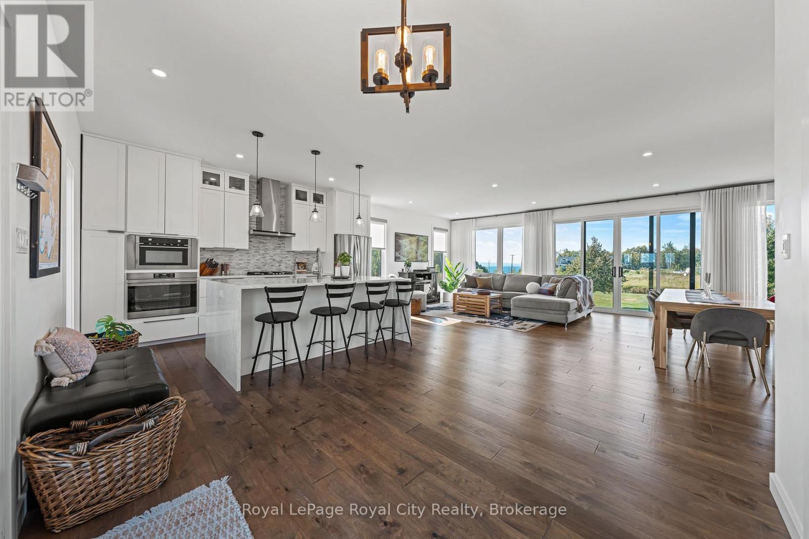 103 UGOVSEK CRESCENT