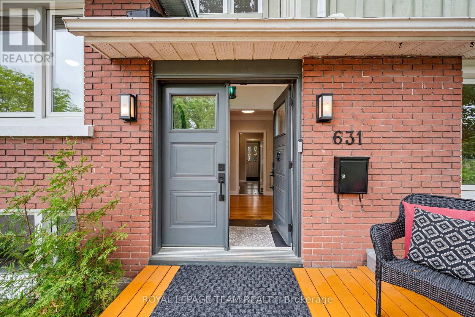631 COURTENAY AVENUE