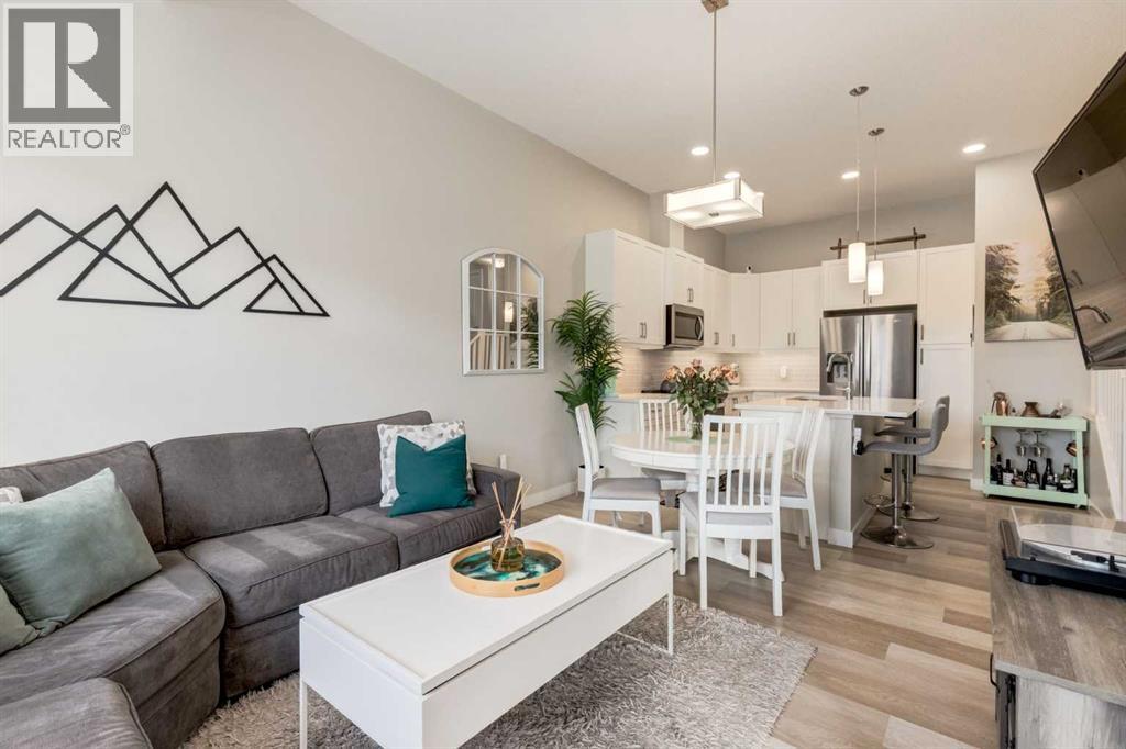 212 Crestbrook Common SW