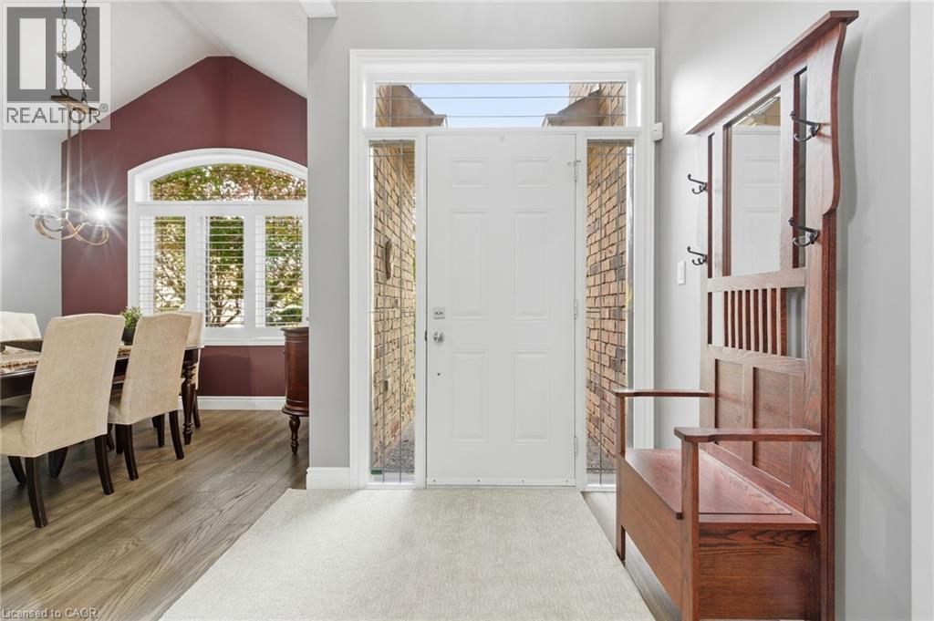 32 HINRICHS Crescent