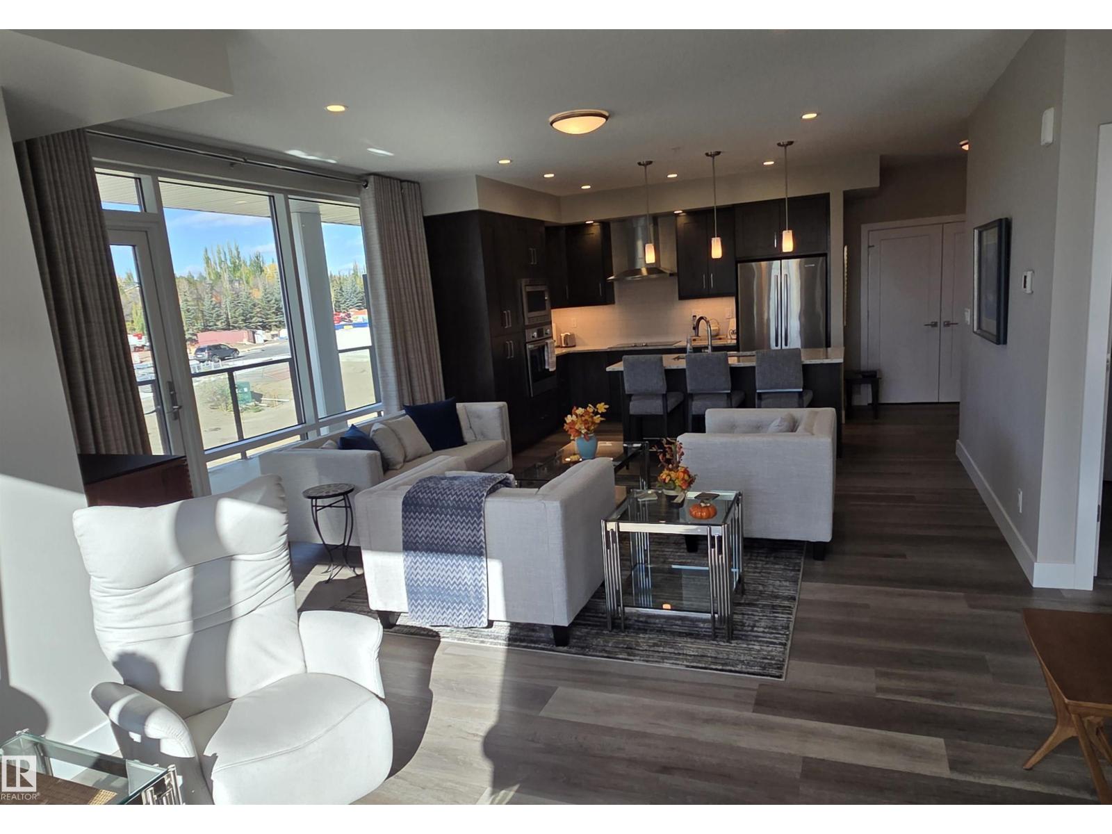 #542 200 Bellerose DR