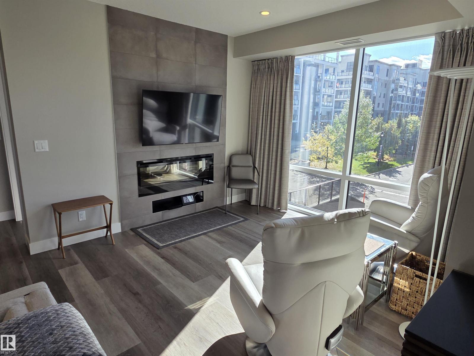 #542 200 Bellerose DR