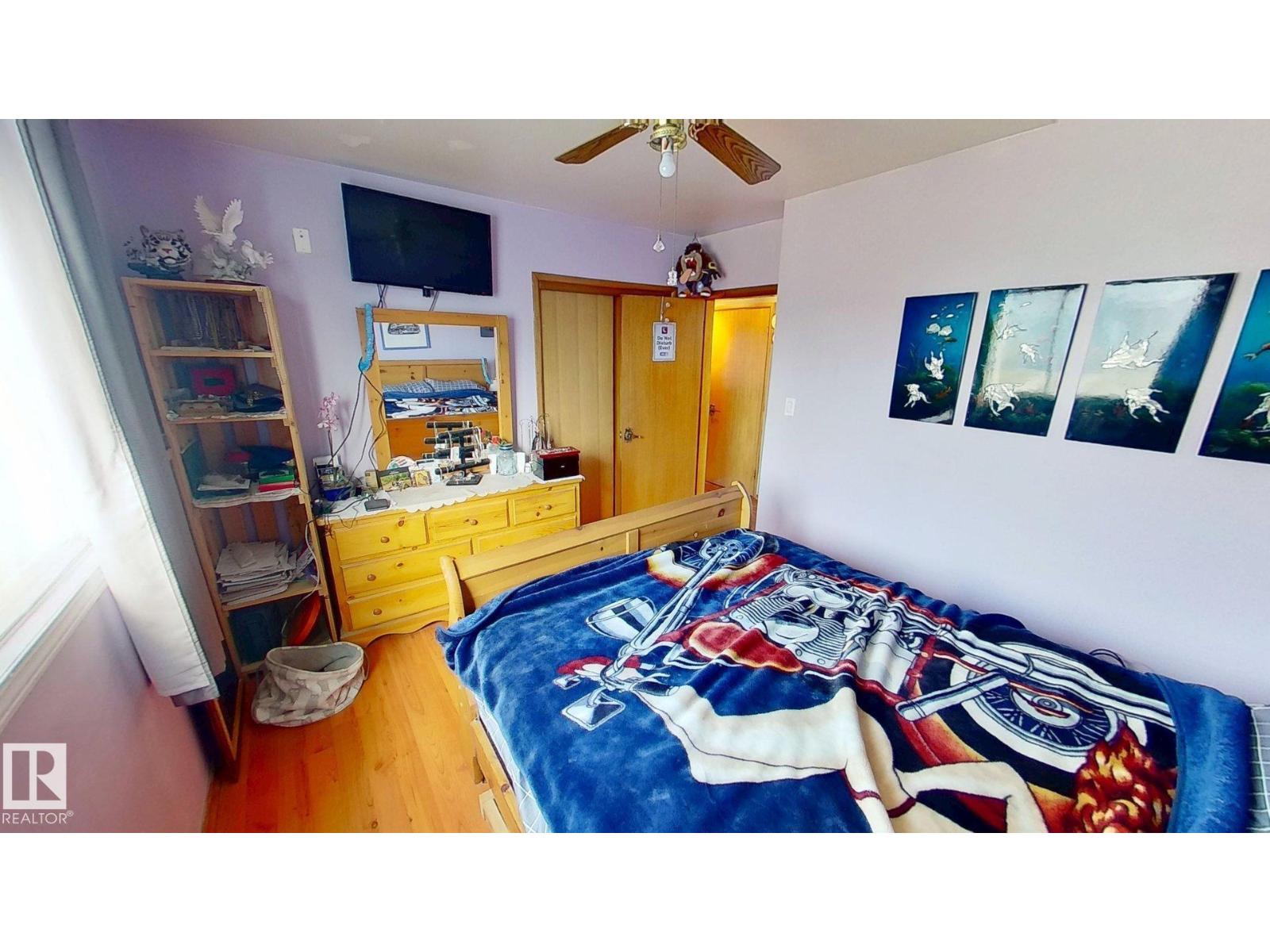 7608 125 AV NW