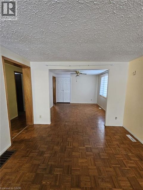 18 VALLEY Crescent Elliot Lake ON P5A2G6