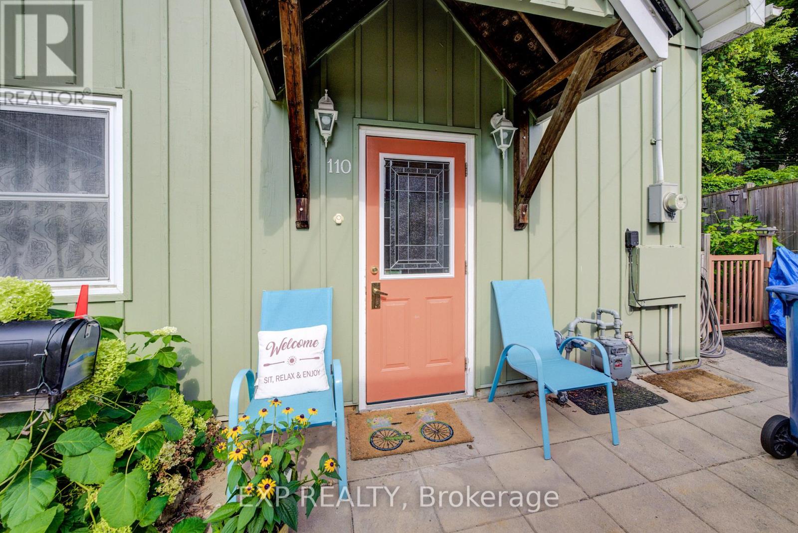 110 SURREY STREET E