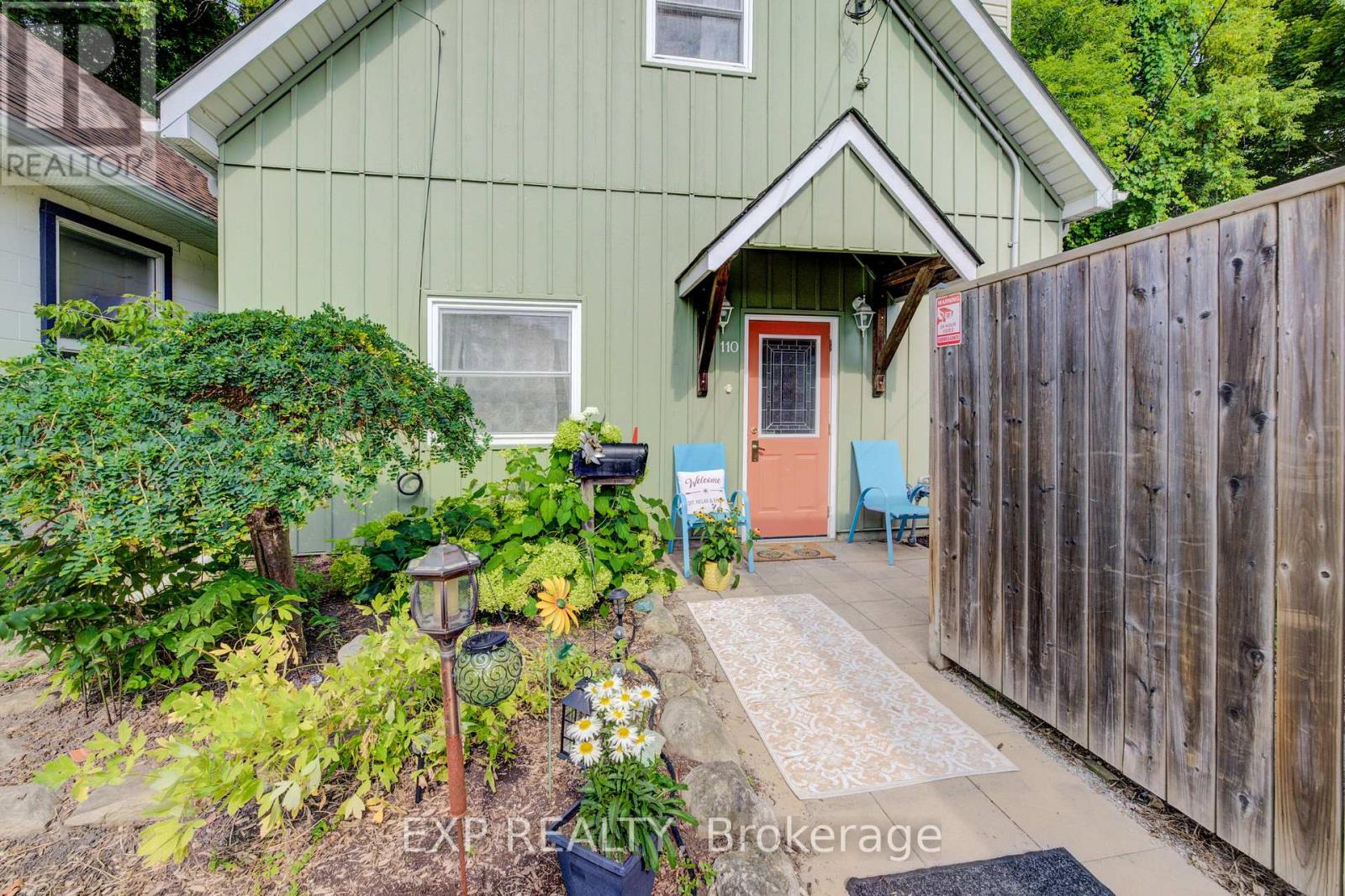 110 SURREY STREET E