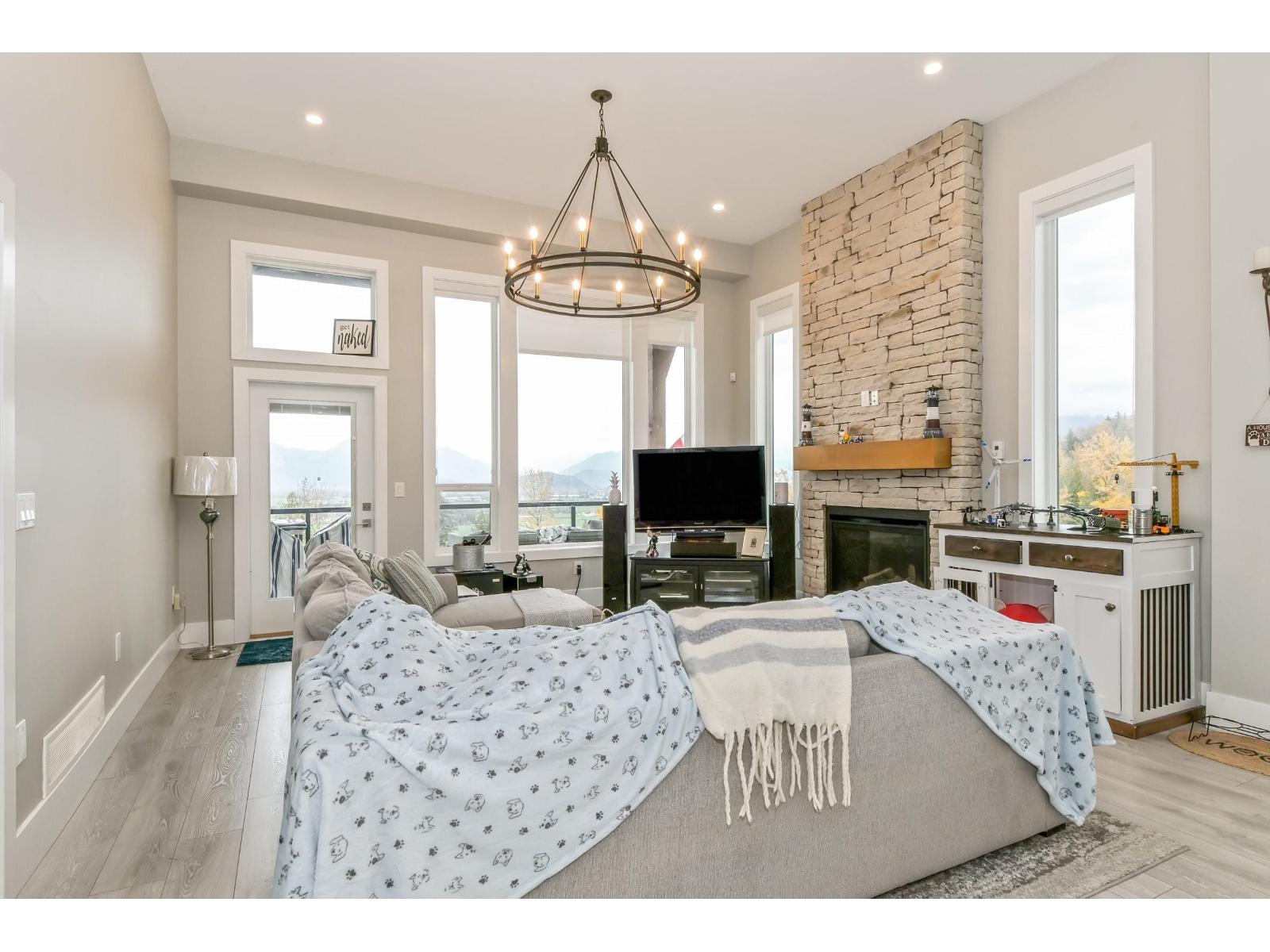 27 8295 NIXON ROAD|Eastern Hillsides