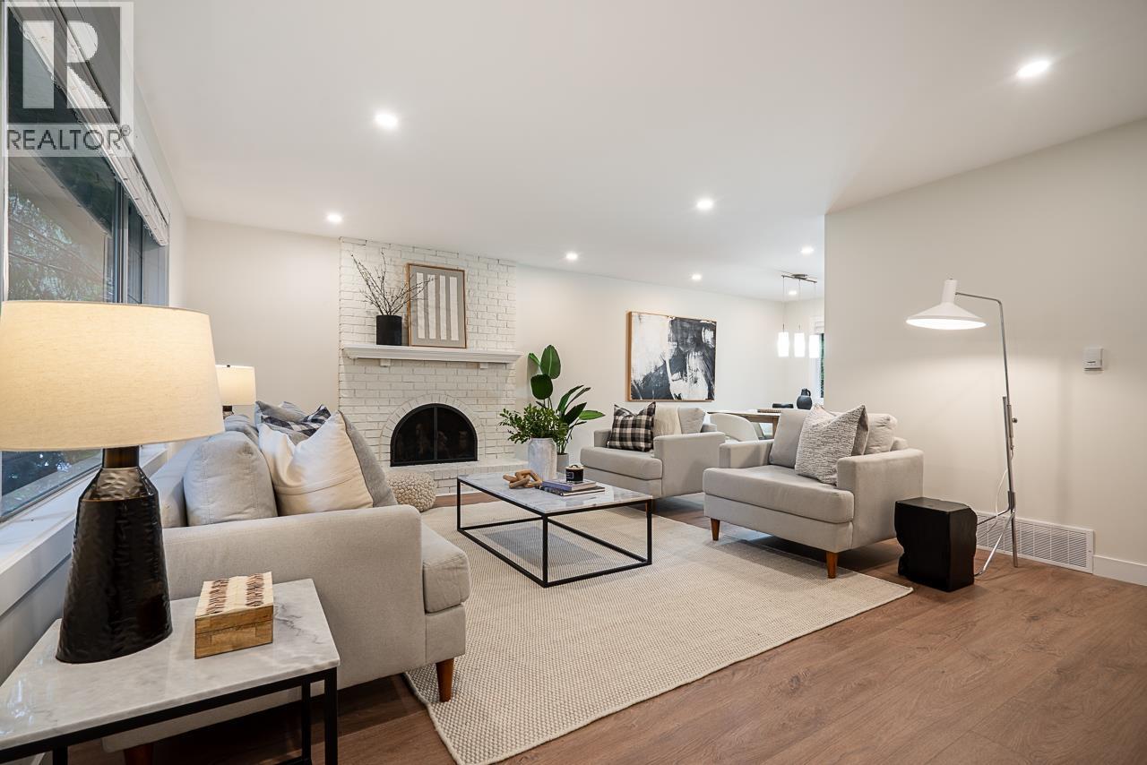 2266 SWINBURNE AVENUE