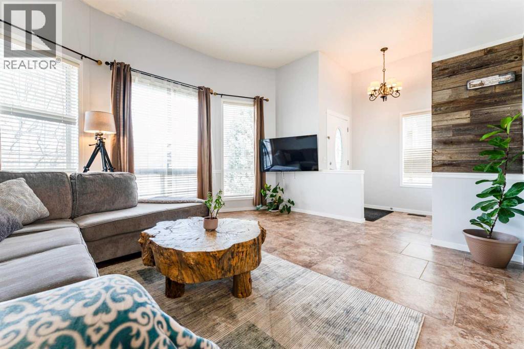 472 Country Hills Drive NW