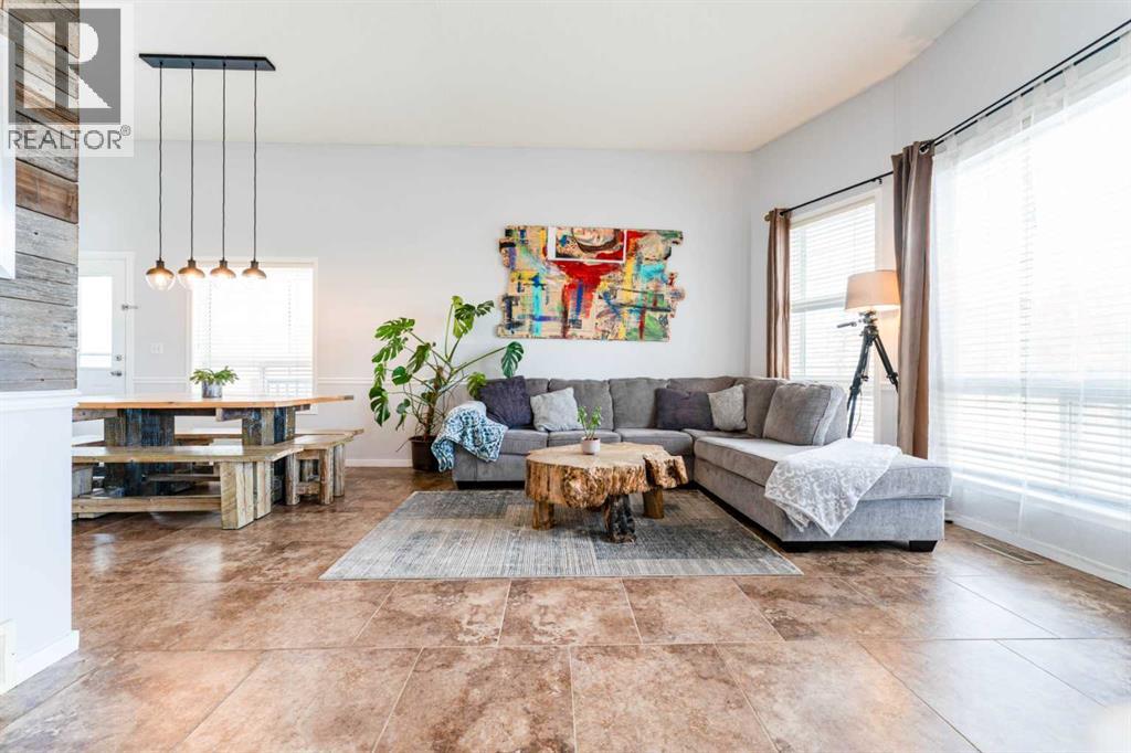 472 Country Hills Drive NW