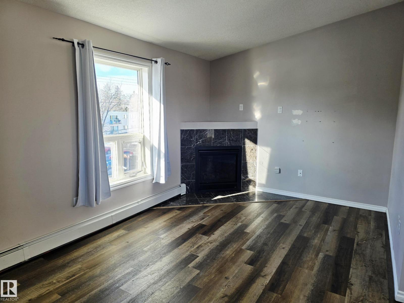 #401 10710 116 ST NW