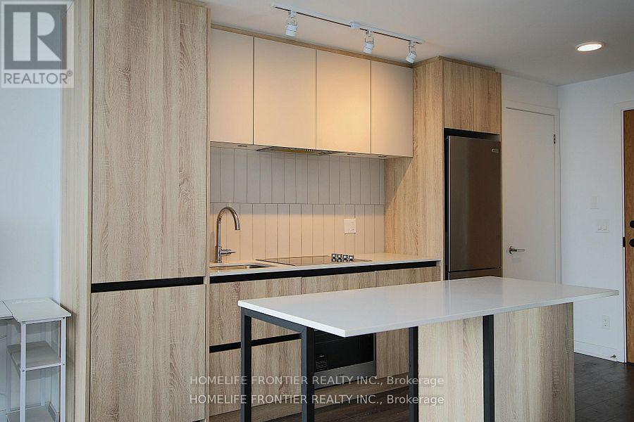 2310 - 7950 BATHURST STREET